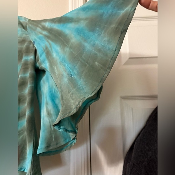 Beautiful Silk Tie Dye with Small Embroidered Flowers, Bell Sleeves, Cropped - Picture 3 of 15